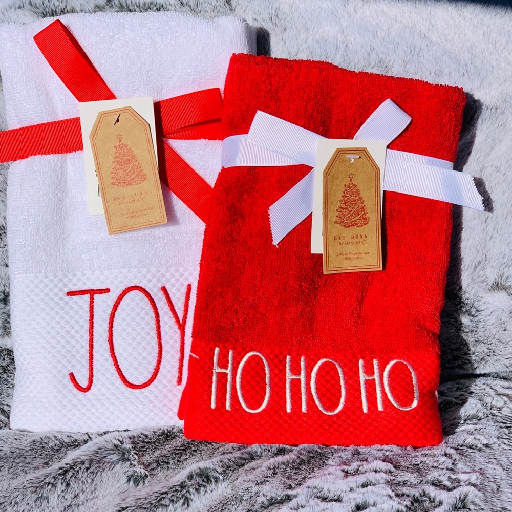 Rae Dunn Christmas Hand and Fingertip Towel set